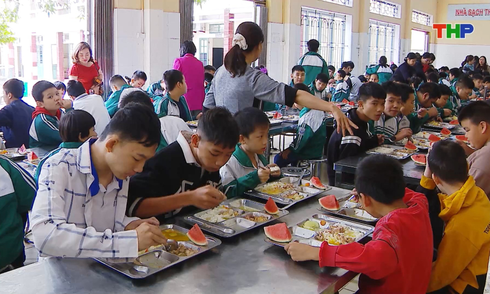 Quan t&acirc;m chăm lo cho trẻ khuyết tật, ho&agrave;n cảnh kh&oacute; khăn