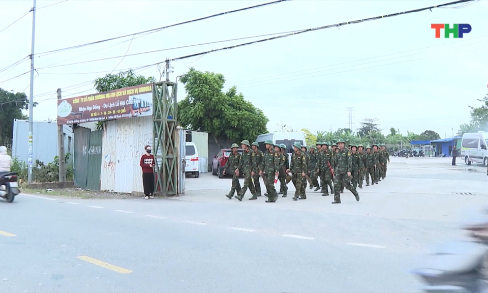 Qu&acirc;n đội l&agrave;m theo lời B&aacute;c
