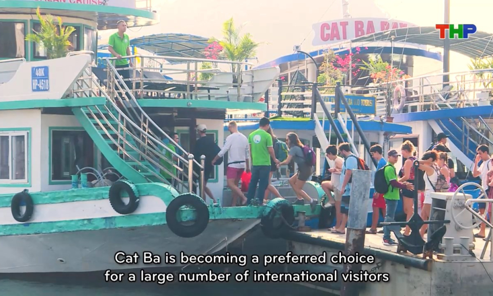 Ph&oacute;ng sự t&agrave;i liệu: C&aacute;t B&agrave; trong mắt bạn b&egrave; quốc tế