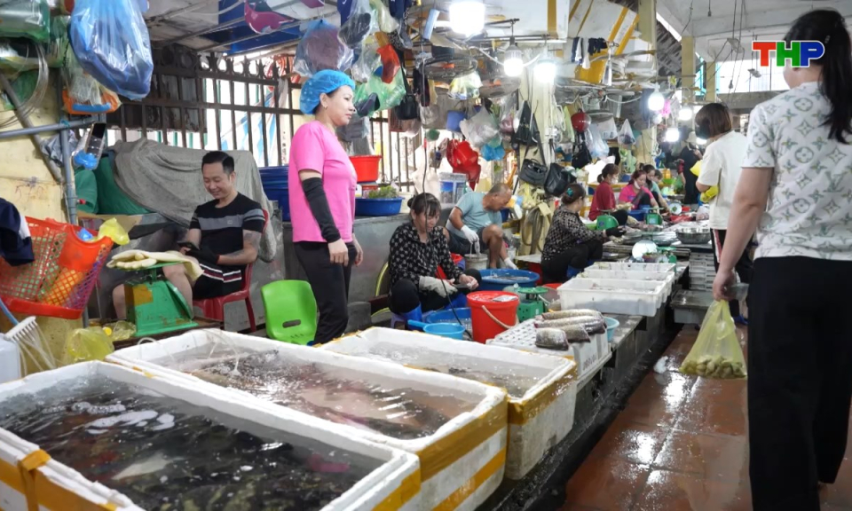 Ph&oacute;ng sự: Chợ C&aacute;t B&agrave; - Sắc m&agrave;u biển đảo