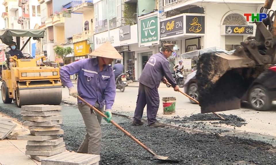 Đẩy nhanh tiến độ cải tạo h&egrave; đường 