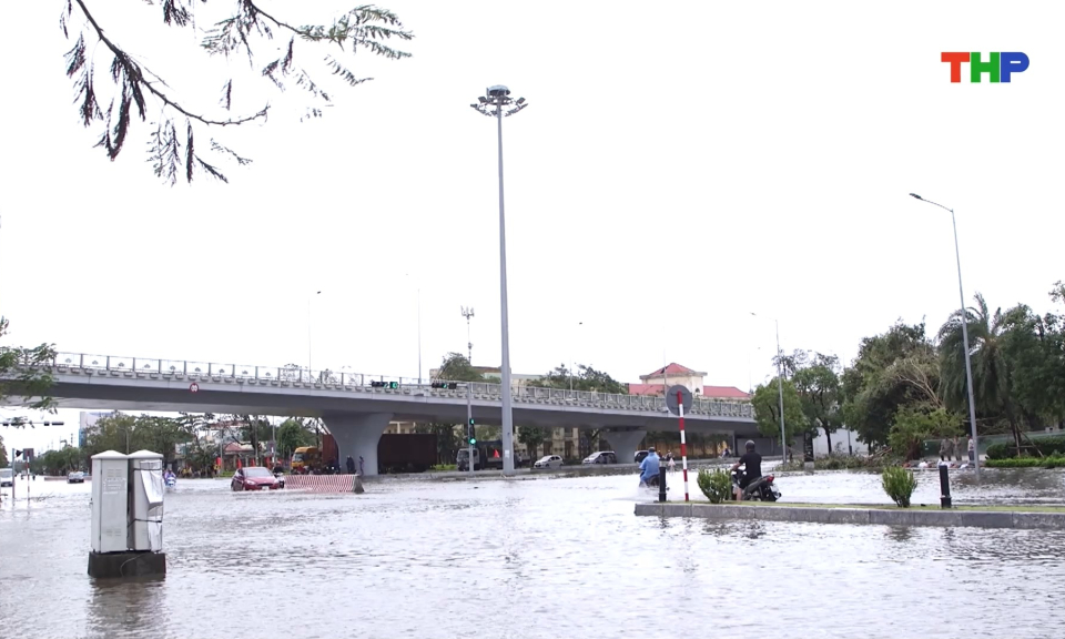 T&iacute;ch cực n&acirc;ng cấp hạ tầng tho&aacute;t nước đ&ocirc; thị