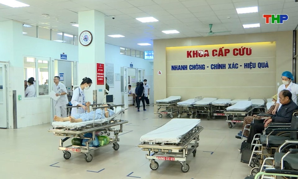 Y tế sức khỏe: Tăng cường c&ocirc;ng t&aacute;c cấp cứu, kh&aacute;m chữa bệnh trong dịp Tết