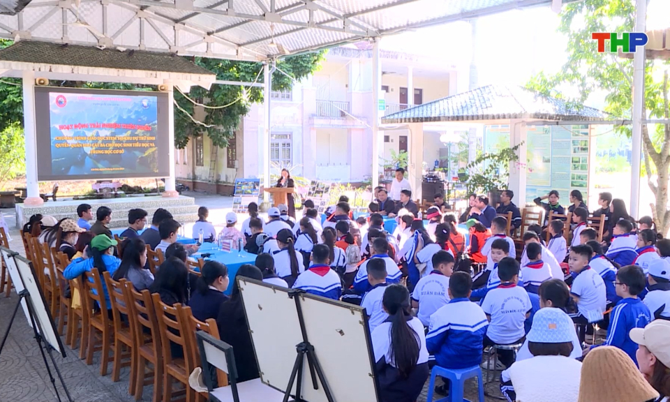 Đẩy mạnh gi&aacute;o dục về bảo tồn Voọc C&aacute;t B&agrave;