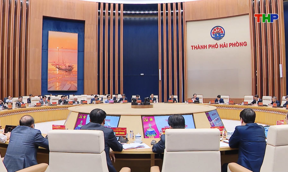 Hội nghị Th&agrave;nh ủy cho &yacute; kiến về một số nội dung