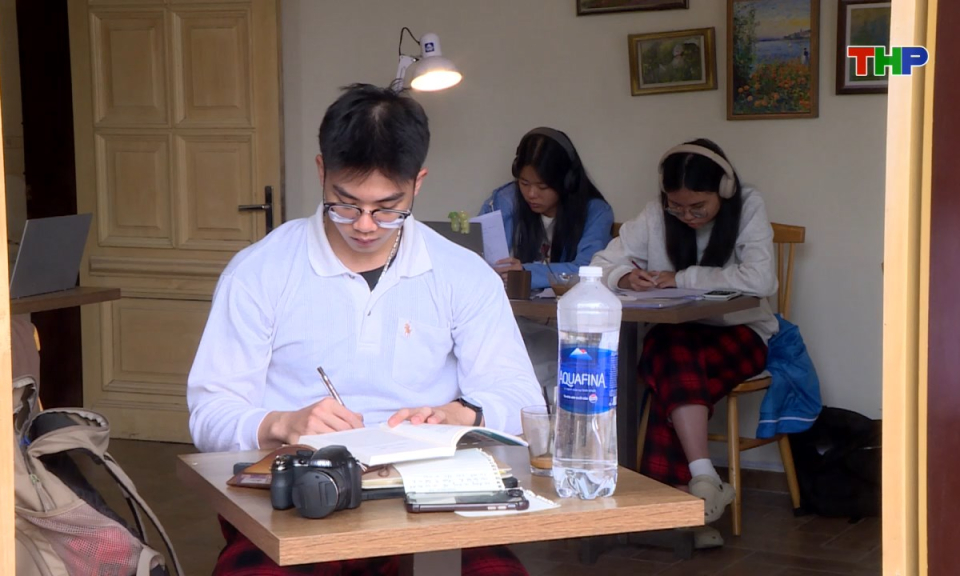 Nhịp sống trẻ: Tạo dựng kh&ocirc;ng gian học tập cho người trẻ