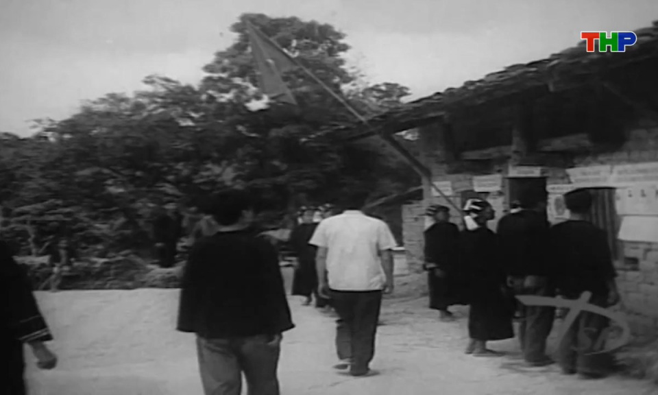 Ph&oacute;ng sự t&agrave;i liệu: 80 năm h&agrave;o kh&iacute; Di&ecirc;n Hồng