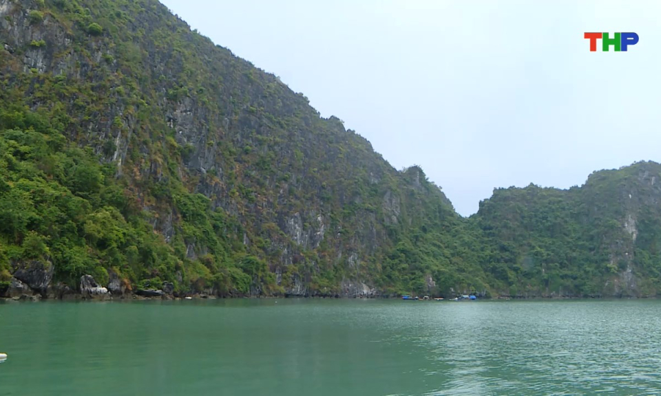 Ph&aacute;p luật v&agrave; cuộc sống: Du lịch v&agrave; b&agrave;i to&aacute;n bảo tồn Di sản thi&ecirc;n nhi&ecirc;n thế giới