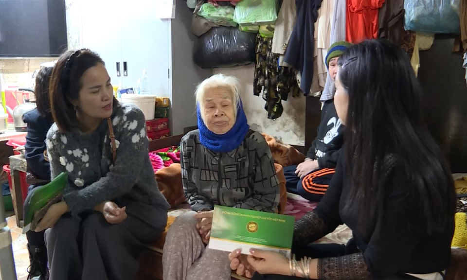 V&igrave; cộng đồng: Chăm lo đời sống cho người gi&agrave; neo đơn - Việc l&agrave;m thiết thực v&agrave; &yacute; nghĩa