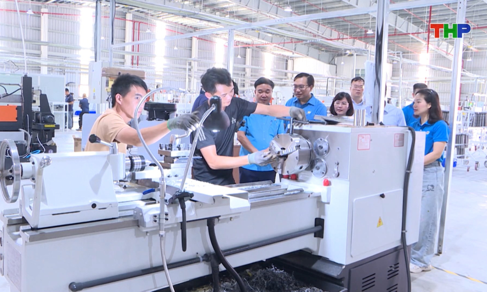 Chăm lo th&aacute;ng lương thứ 13, thưởng Tết cho người lao động