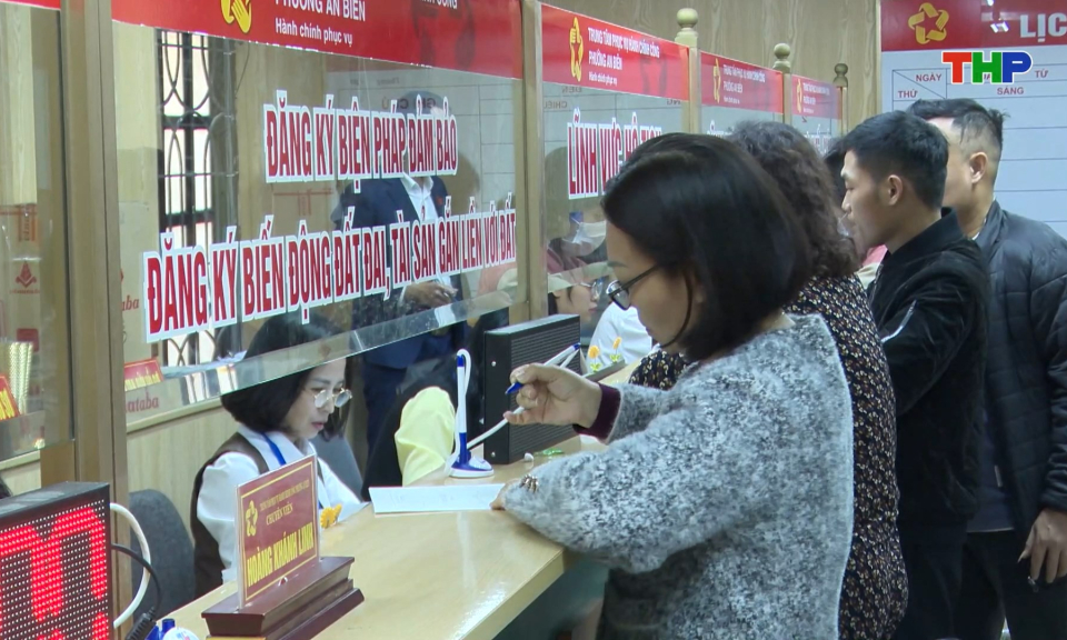 Đồng h&agrave;nh c&ugrave;ng người d&acirc;n trong chuyển đổi số