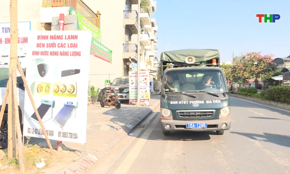 An to&agrave;n giao th&ocirc;ng: Văn h&oacute;a giao th&ocirc;ng đ&ocirc; thị - Chỉnh trang trật tự đường h&egrave; tại c&aacute;c phường trung t&acirc;m