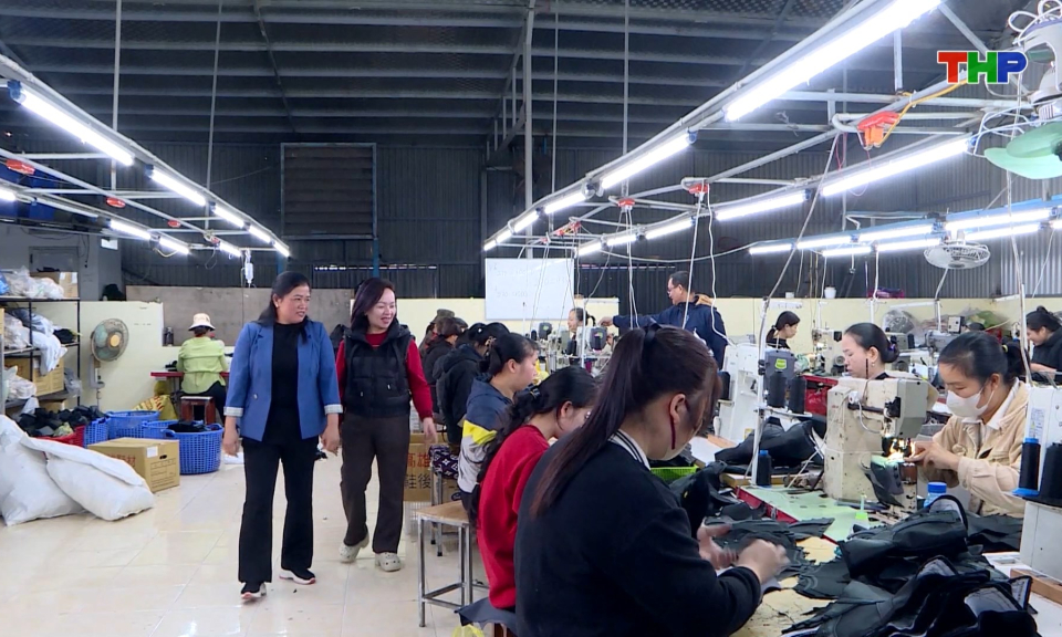 Hỗ trợ phụ nữ ph&aacute;t triển kinh tế, ổn định cuộc sống