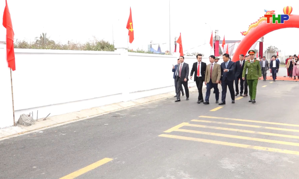 S&ocirc;i nổi c&aacute;c hoạt động ch&agrave;o mừng Đại hội biểu to&agrave;n quốc lần thứ XIV của Đảng