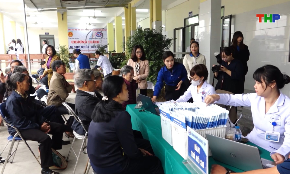 Kh&aacute;m bệnh miễn ph&iacute; cho người cao tuổi   