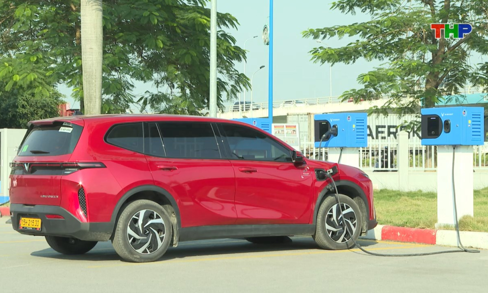 Ch&iacute;nh s&aacute;ch ph&aacute;p luật: Quy định mới về gi&aacute; b&aacute;n lẻ điện cho sạc xe điện