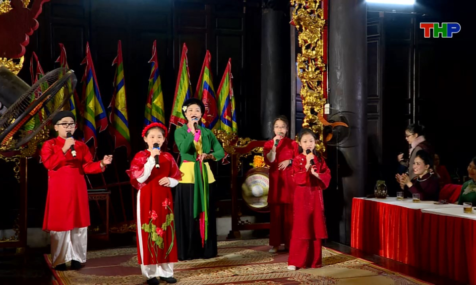 C&acirc;u chuyện của t&ocirc;i: C&ocirc; gi&aacute;o say m&ecirc; h&aacute;t ch&egrave;o