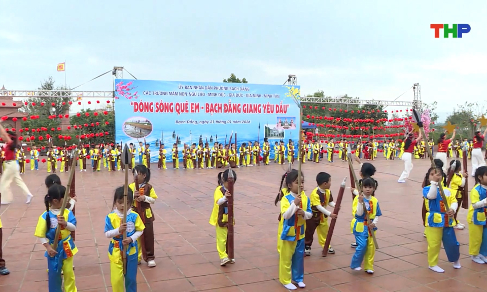 D&ograve;ng s&ocirc;ng qu&ecirc; em - Bạch Đằng Giang y&ecirc;u dấu