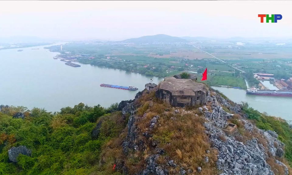 Chạm Hải Ph&ograve;ng: Mỏm đ&aacute; check in Động K&iacute;nh Chủ