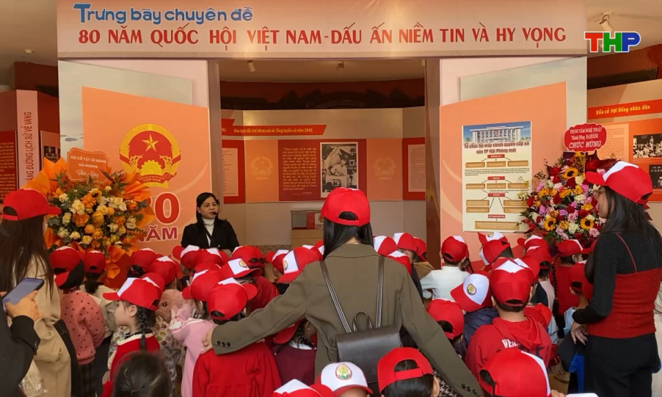 H&agrave;nh tr&igrave;nh đỏ: Triển l&atilde;m 80 năm Quốc hội Việt Nam