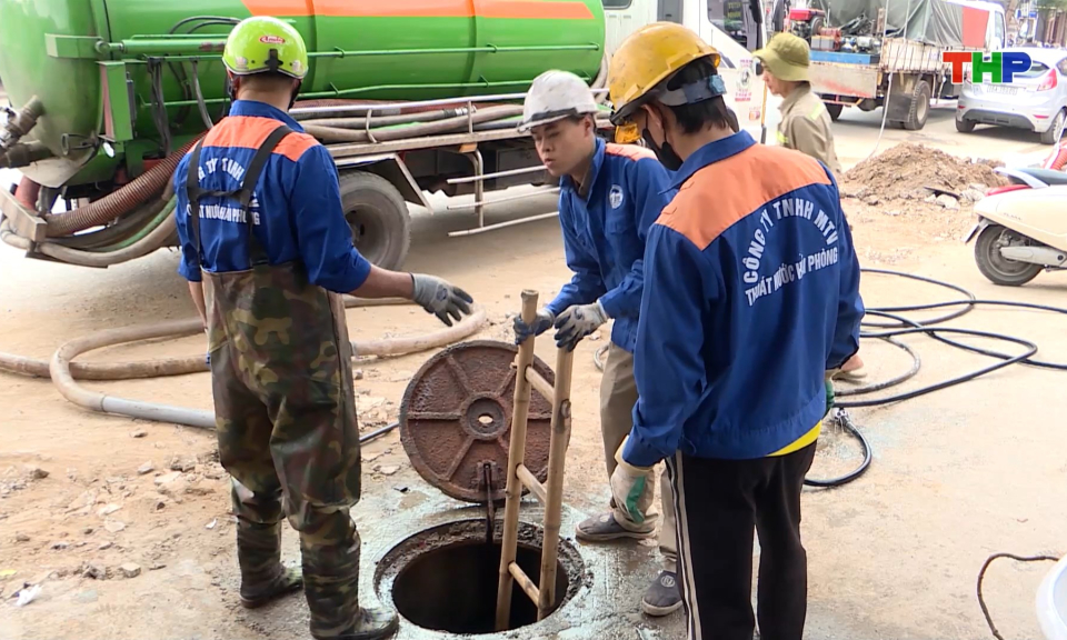 Bảo đảm tho&aacute;t nước tại c&aacute;c s&ocirc;ng, hồ điều ho&agrave;