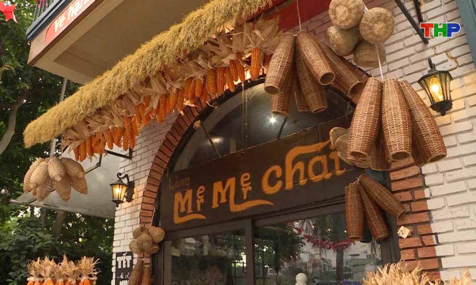 Chạm Hải Ph&ograve;ng: Rực rỡ kh&ocirc;ng gian cafe ng&agrave;y Tết