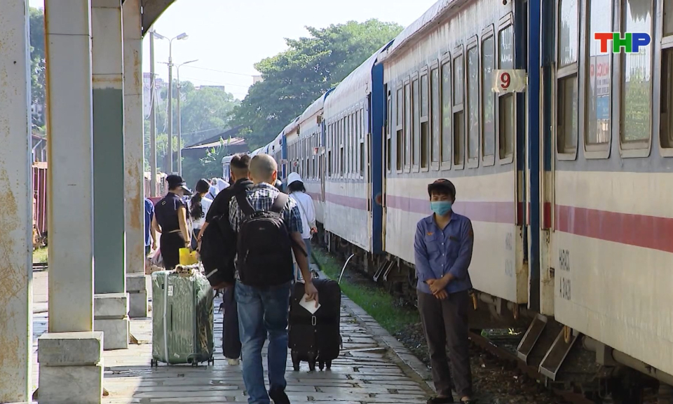 Tổ chức b&aacute;n v&eacute; t&agrave;u, xe tại trường học cho học sinh, sinh vi&ecirc;n