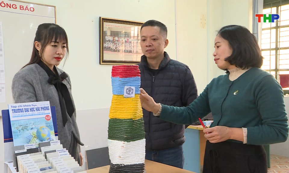 Phụ nữ Việt: Phụ nữ trong c&ocirc;ng t&aacute;c nghi&ecirc;n cứu khoa học v&agrave; c&ocirc;ng nghệ