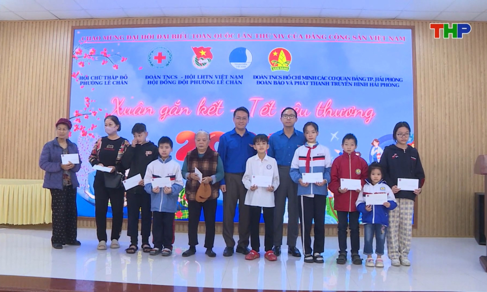 Chăm lo Tết cho ho&agrave;n cảnh kh&oacute; khăn