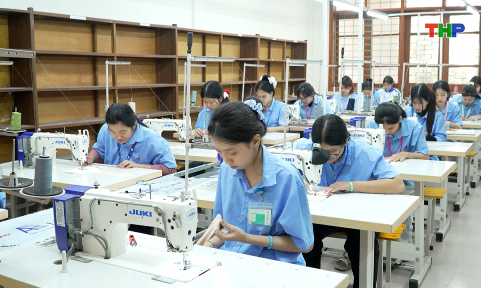 Con đường lựa chọn: Ng&agrave;nh may thời trang - Từ đ&ocirc;i tay kh&eacute;o l&eacute;o đến nghề nghiệp bền vững