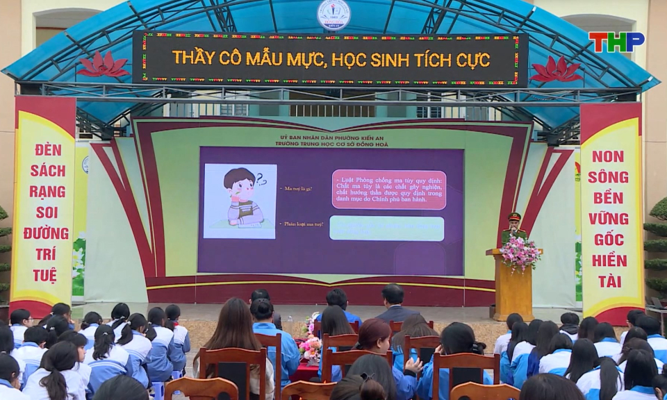 N&acirc;ng cao kiến thức ph&aacute;p luật cho đo&agrave;n vi&ecirc;n, thanh ni&ecirc;n