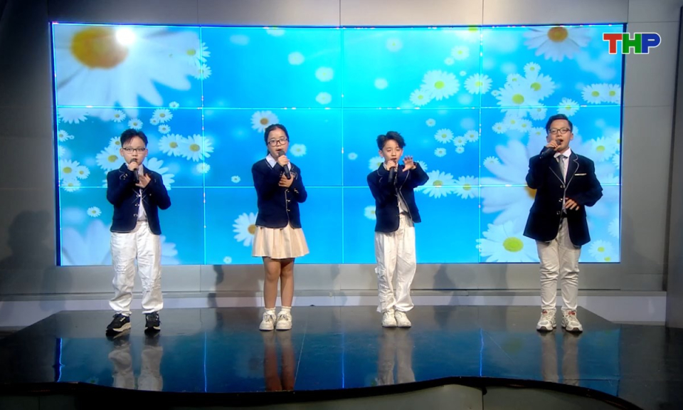 Lăng k&iacute;nh tuổi hoa: Giai điệu tuổi hồng