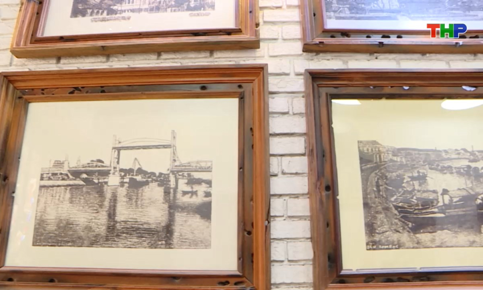 Chạm Hải Ph&ograve;ng: Những bức tranh từ t&oacute;c 