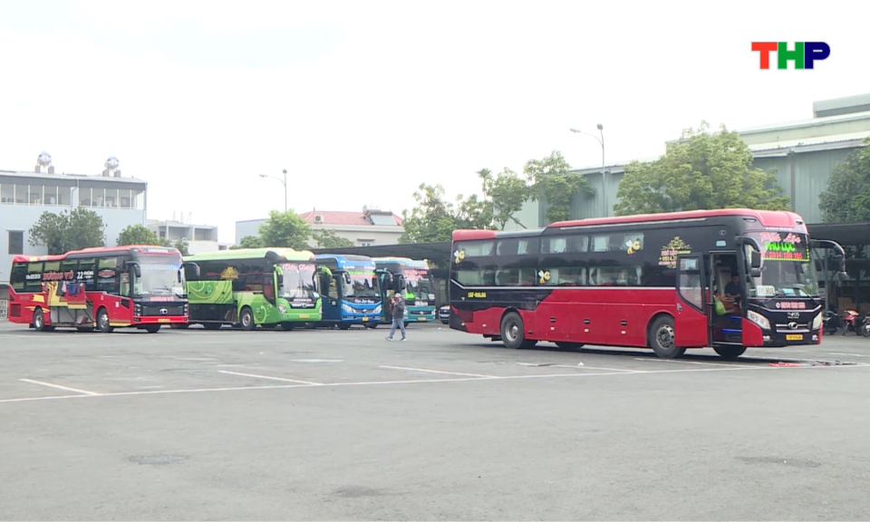 Vận tải h&agrave;nh kh&aacute;ch sẵn s&agrave;ng phục vụ trong dịp cao điểm