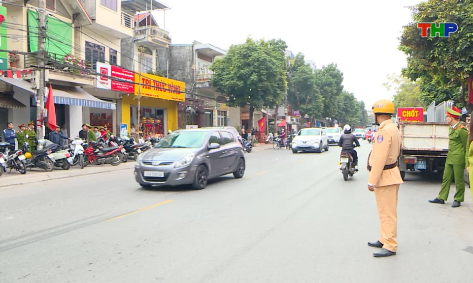 G&oacute;c nh&igrave;n nội ch&iacute;nh: Thi h&agrave;nh &aacute;n t&iacute;n dụng, ng&acirc;n h&agrave;ng: Nhiều kh&oacute; khăn ph&aacute;t sinh từ t&agrave;i sản bảo đảm