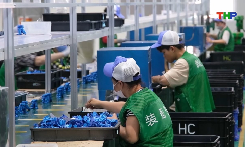 Ch&iacute;nh s&aacute;ch ph&aacute;p luật: Đẩy mạnh tuy&ecirc;n truyền ph&aacute;p luật cho người lao động