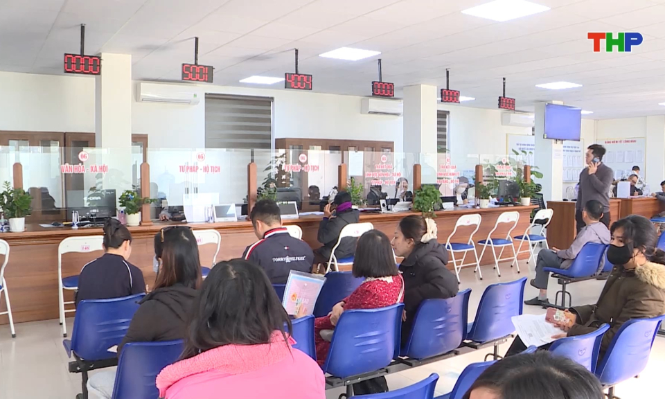 Lấy người d&acirc;n v&agrave; doanh nghiệp l&agrave;m trung t&acirc;m phục vụ