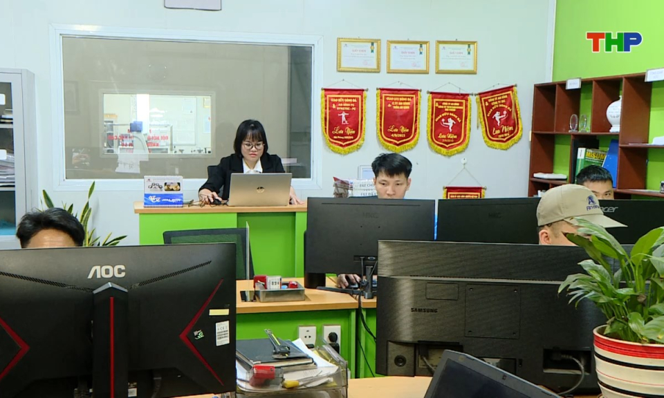 B&ocirc;ng hồng th&eacute;p đất Cảng: Định vị vai tr&ograve; phụ nữ trong lĩnh vực c&ocirc;ng nghiệp