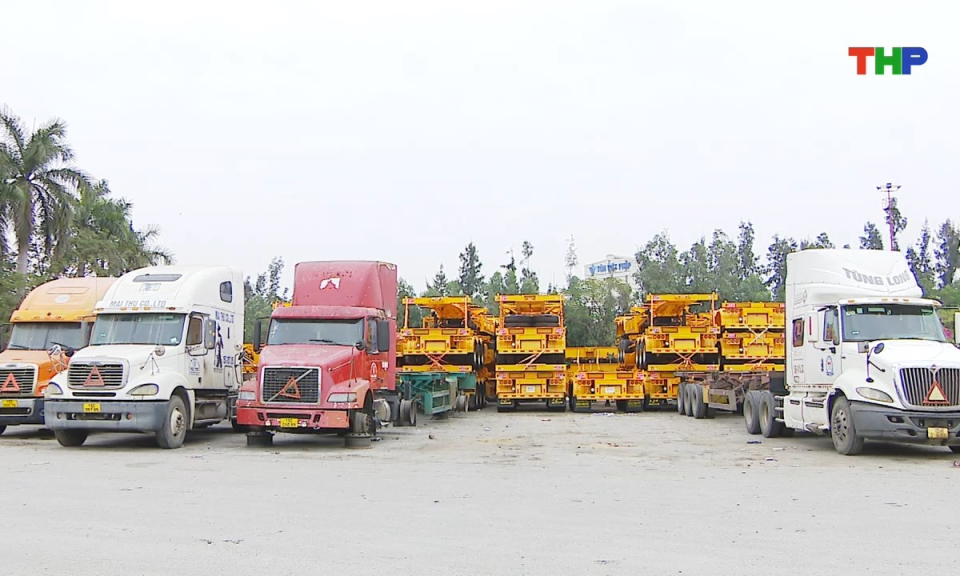 Ph&aacute;p luật v&agrave; cuộc sống: Khắc phục kh&oacute; khăn trong hoạt động kinh doanh vận tải