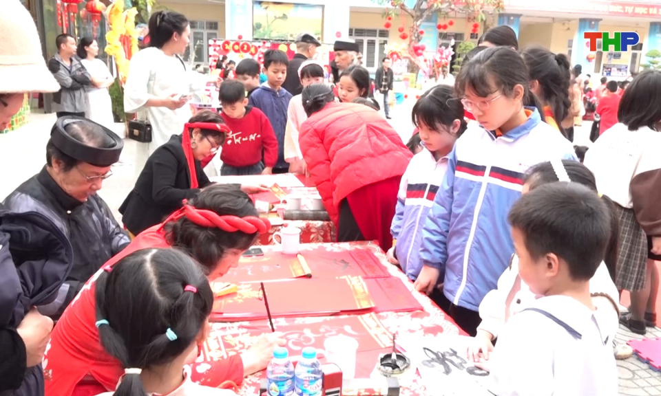 Đa dạng hoạt động trải nghiệm về Tết trong trường học  
