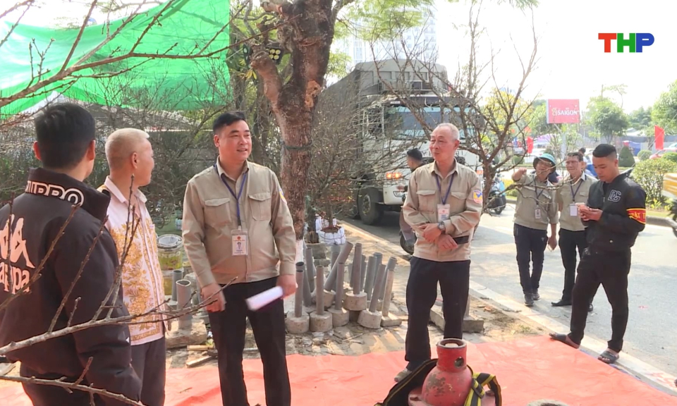 Bảo đảm trật tự đ&ocirc; thị dịp Tết