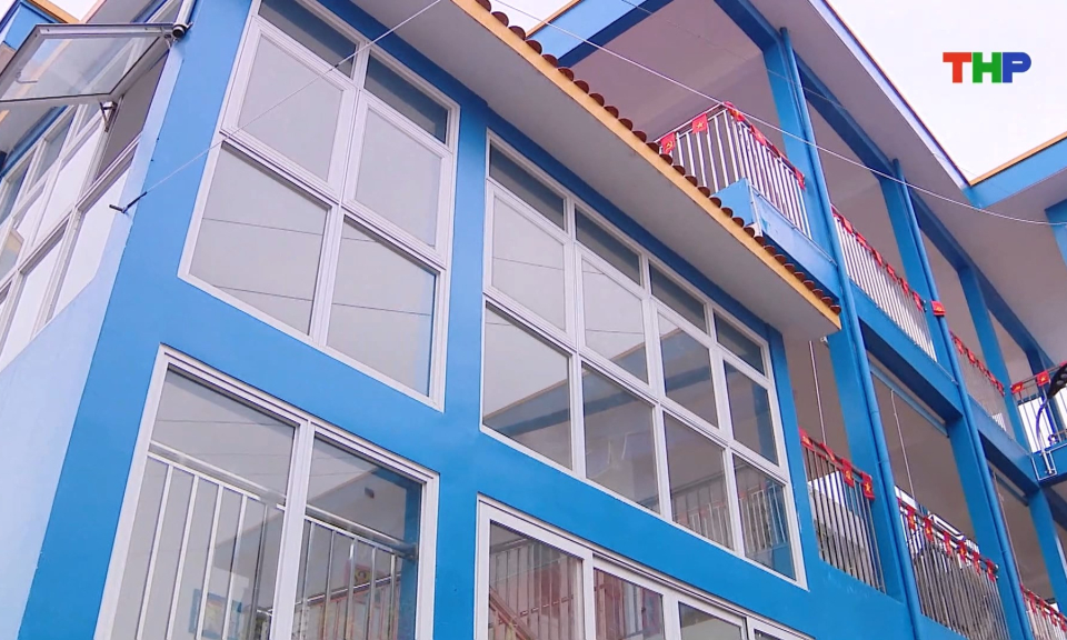 Tập trung x&acirc;y dựng trường chuẩn quốc gia 