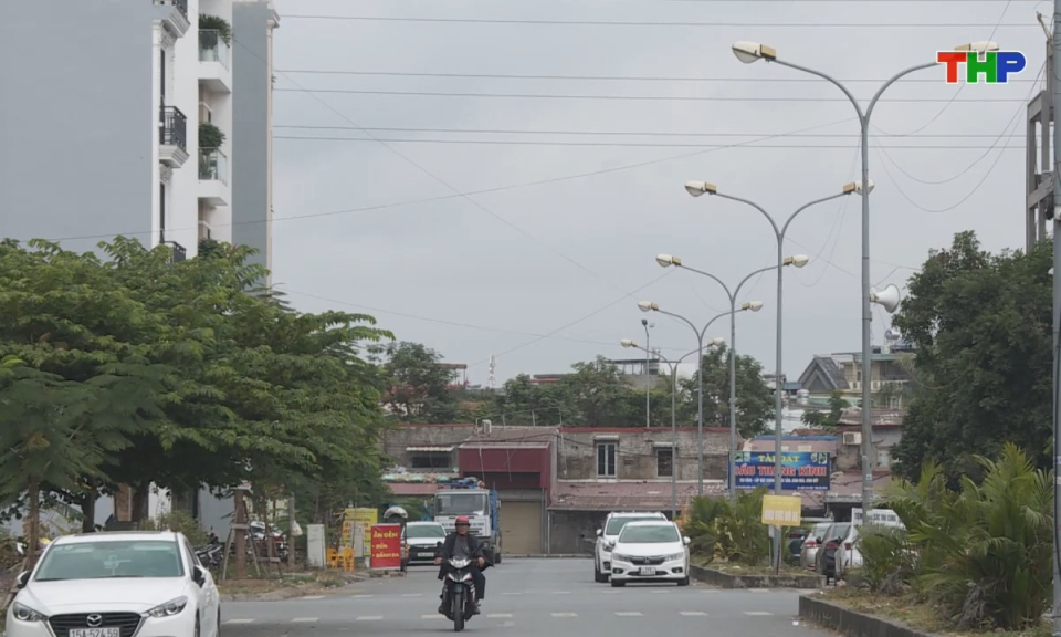 Hộp thư truyền h&igrave;nh: Sớm vận h&agrave;nh điện chiếu s&aacute;ng ở khu t&aacute;i định cư Đ&ocirc;ng Kh&ecirc; 2