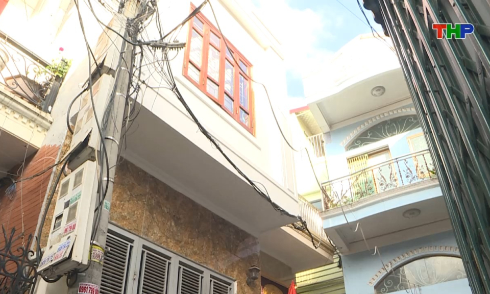 Hộp thư truyền h&igrave;nh: Đ&ograve;i lại đất, gia đ&igrave;nh m&acirc;u thuẫn