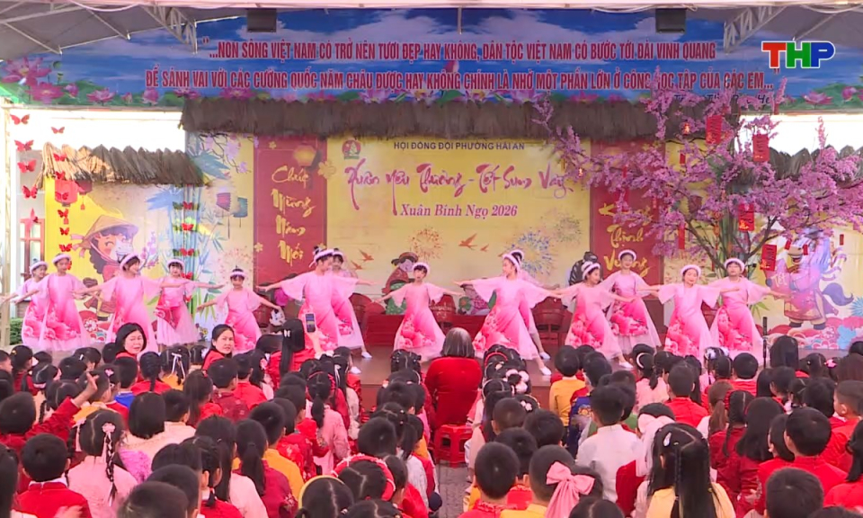 Lăng k&iacute;nh tuổi hoa: Tết ấm &aacute;p - Xu&acirc;n y&ecirc;u thương