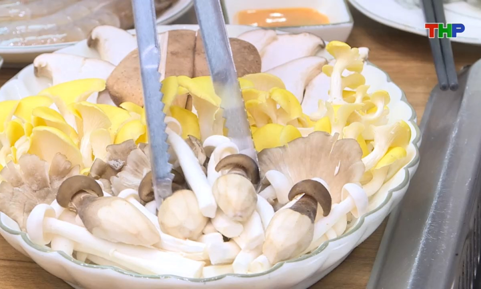 Ẩm thực: Lẩu nấm - Hương vị cuối năm