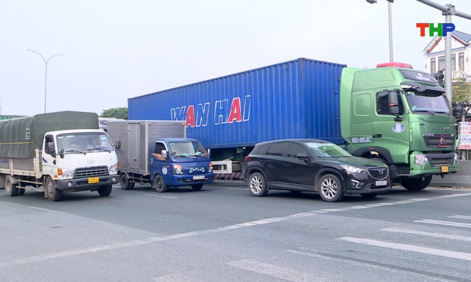 An to&agrave;n giao th&ocirc;ng: Giải ph&aacute;p đồng bộ bảo đảm an to&agrave;n giao th&ocirc;ng dịp Tết