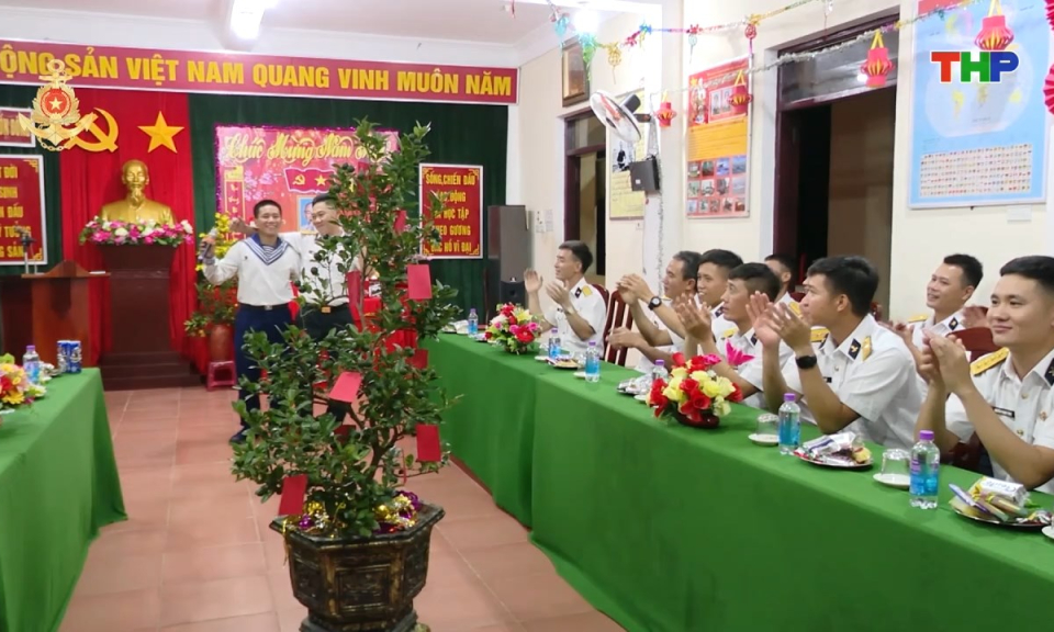 Tổ quốc v&agrave; người chiến sĩ Hải qu&acirc;n: Tết của những người l&iacute;nh biển