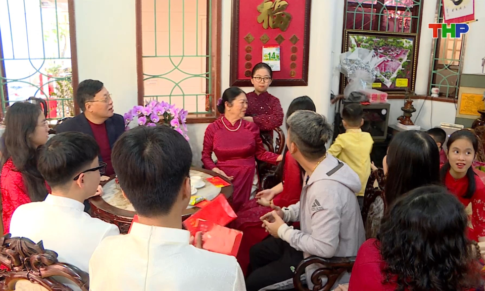 Giữ g&igrave;n phong tục Tết cổ truyền