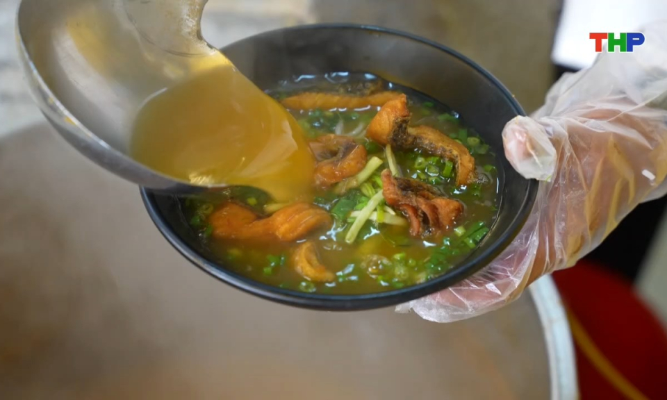 Ẩm thực: B&uacute;n c&aacute; Hải Ph&ograve;ng